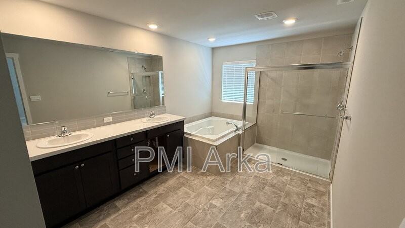10823 32nd St Ne - Photo 5 of 24