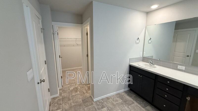 10823 32nd St Ne - Photo 6 of 24
