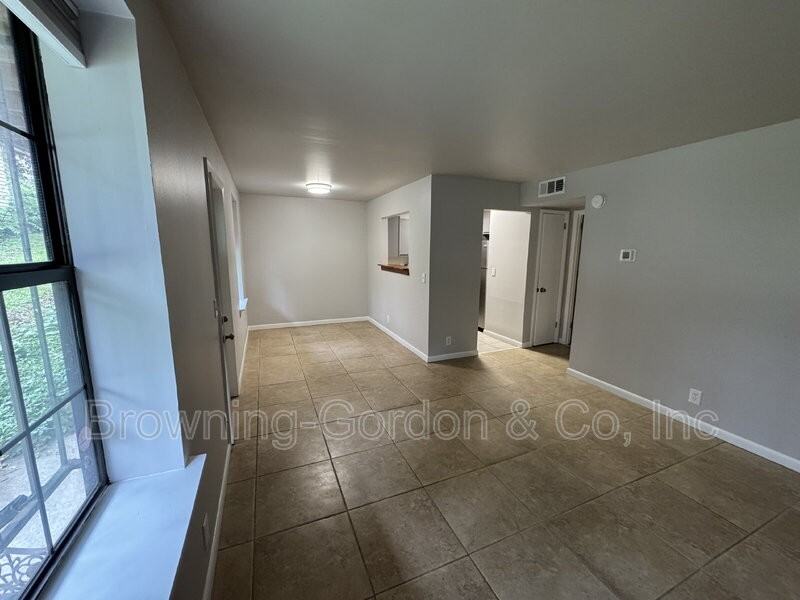 1308 Caldwell Ave - Photo 4 of 12