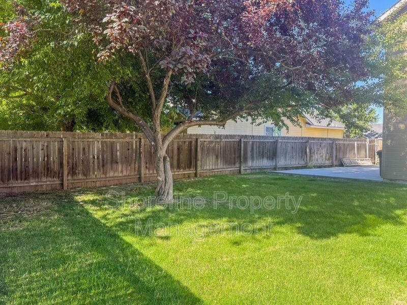 3420 N Oakstone Ave - Photo 6 of 42