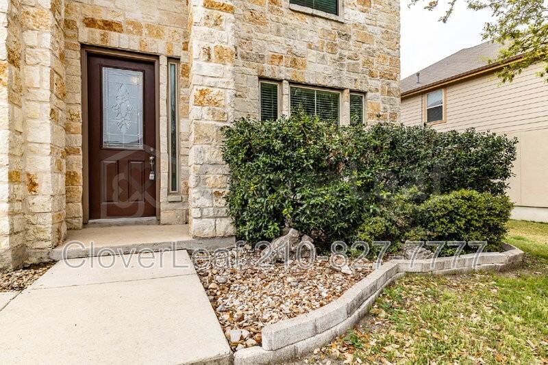 3734 Ox Bridge St - Photo 4 of 48