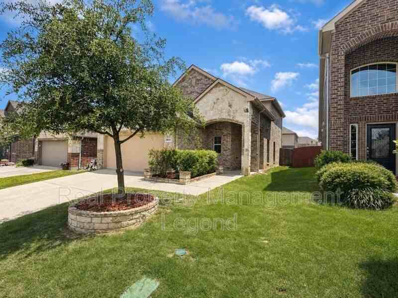 9929 Pronghorn Rd - Photo 3 of 29