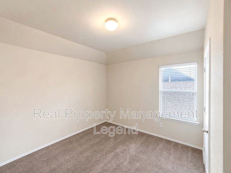 9929 Pronghorn Rd - Photo 5 of 29