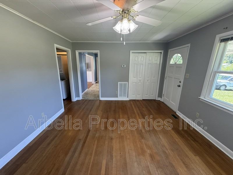 2239 Buckingham Rd - Photo 4 of 27