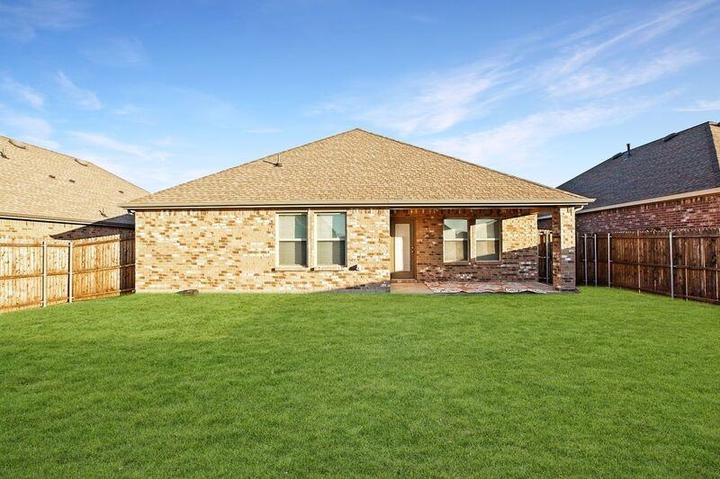1111 Emerald Gate Dr - Photo 2 of 41