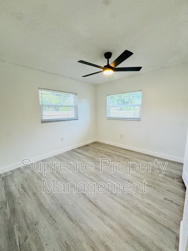 3154 Pine Tree Ave #2 - Photo 4 of 7