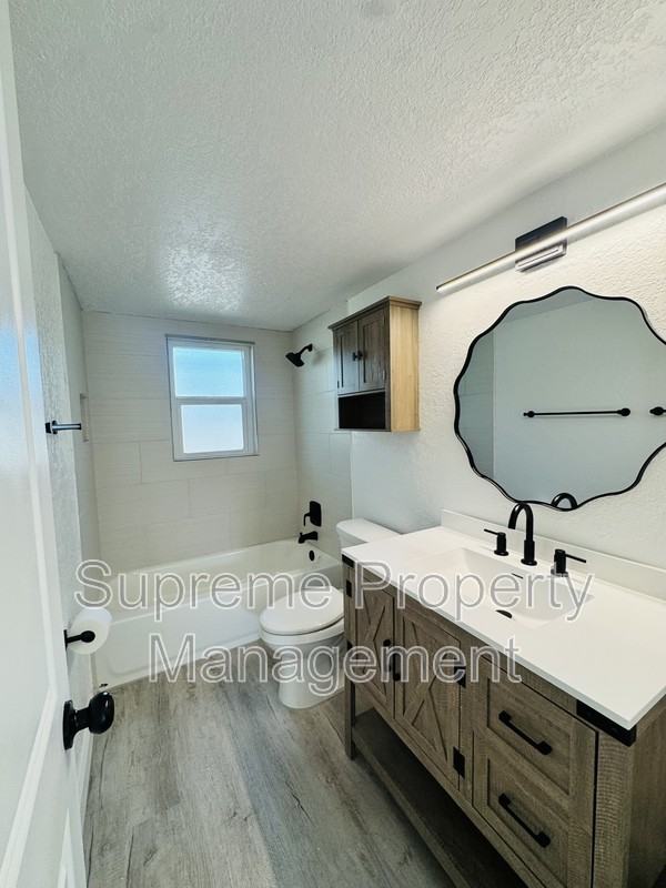 3154 Pine Tree Ave #2 - Photo 5 of 7