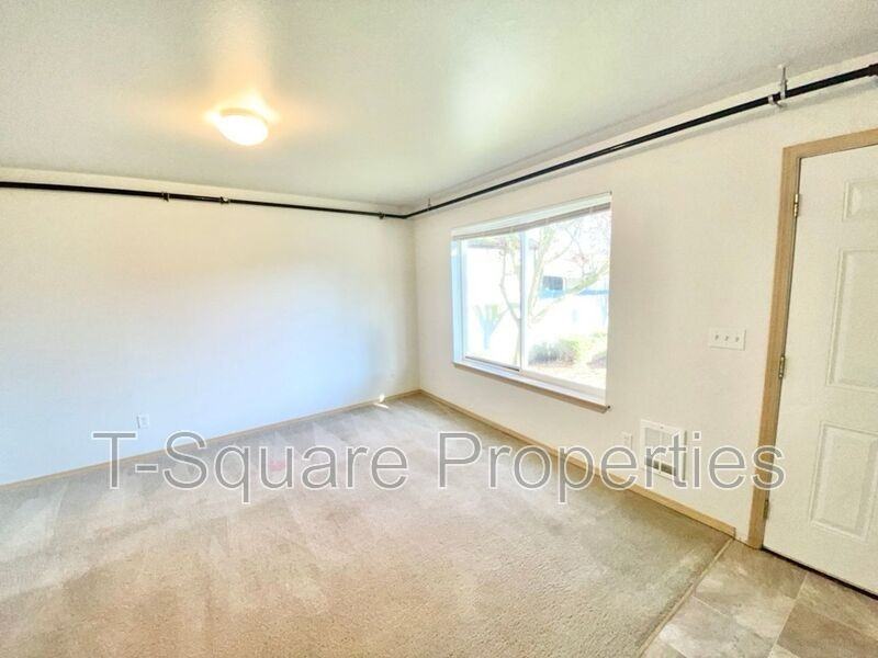 717 Cedar Ave #103