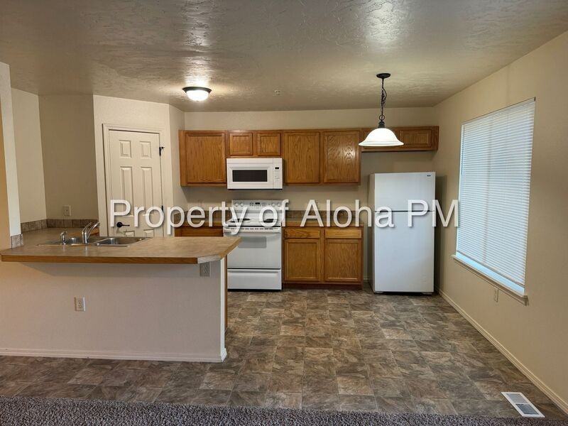 1071 W Pine Ave #1 - Photo 4 of 17