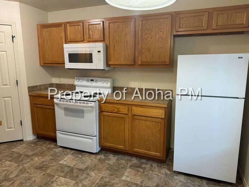1071 W Pine Ave #1 - Photo 5 of 17