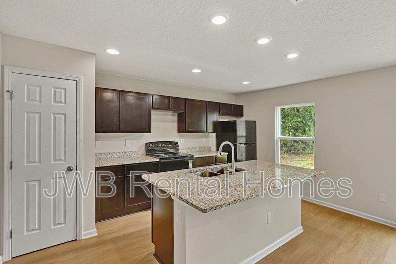 2019 Benedict Rd - Photo 2 of 20