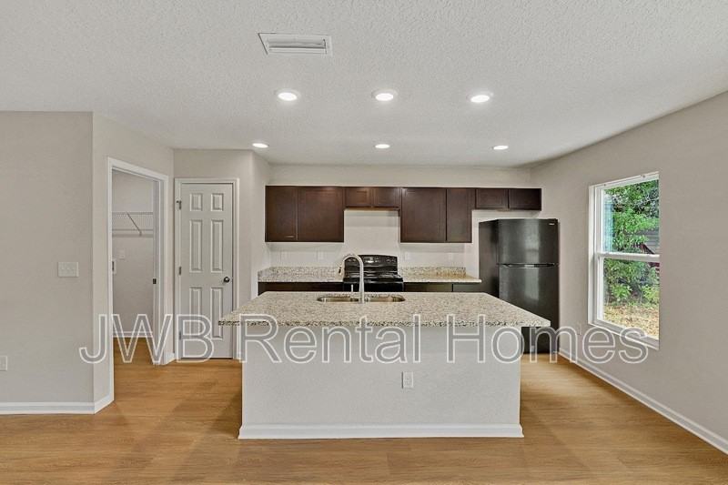 2019 Benedict Rd - Photo 4 of 20
