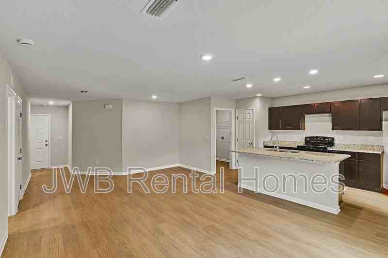 2019 Benedict Rd - Photo 6 of 20