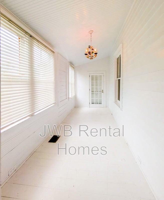 1619 Challen Ave - Photo 6 of 16