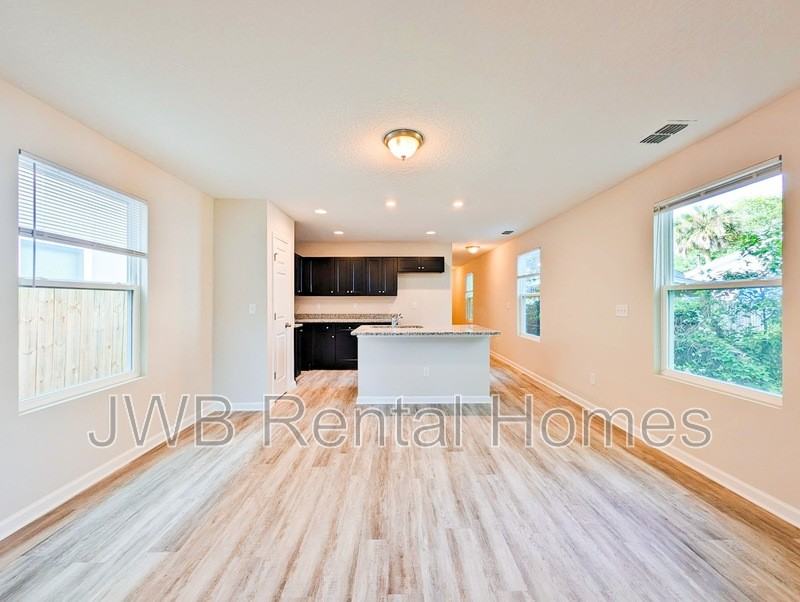 9075 Eaton Ave - Photo 4 of 12