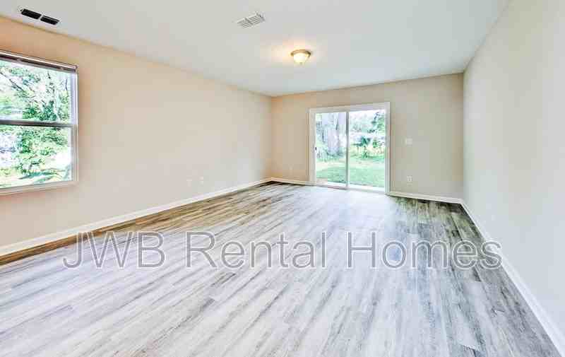 9075 Eaton Ave - Photo 6 of 12