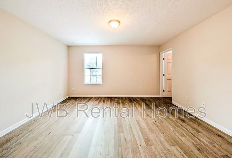 8818 Cocoa Ave - Photo 6 of 16