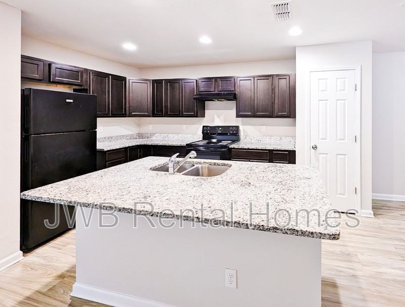 8824 Galveston Ave - Photo 2 of 12