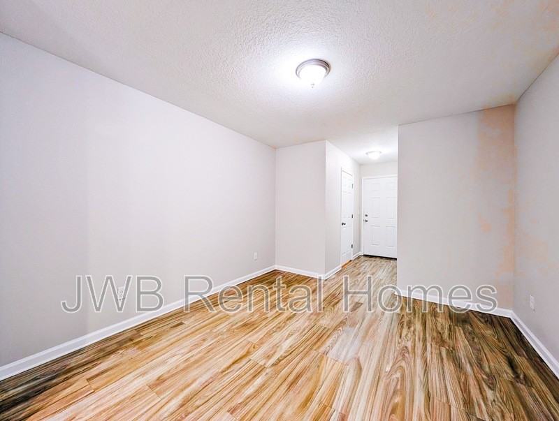 8824 Galveston Ave - Photo 4 of 12