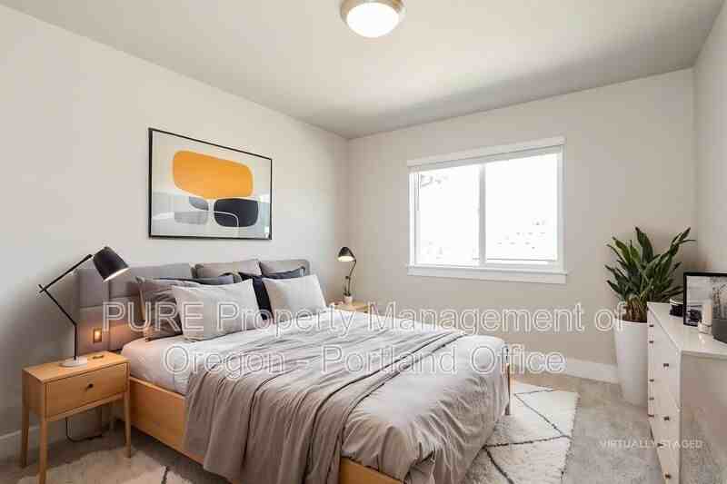 512 Ne Trillium Dr - Photo 2 of 20