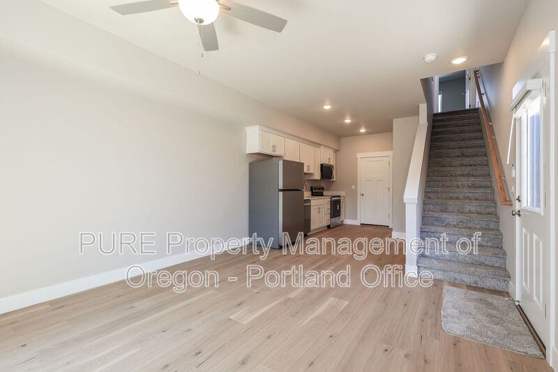 512 Ne Trillium Dr - Photo 7 of 20
