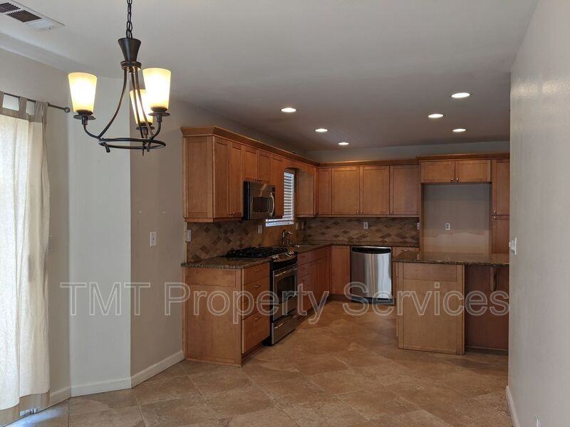 2537 Brunswick Dr - Photo 2 of 14