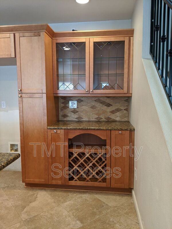 2537 Brunswick Dr - Photo 4 of 14