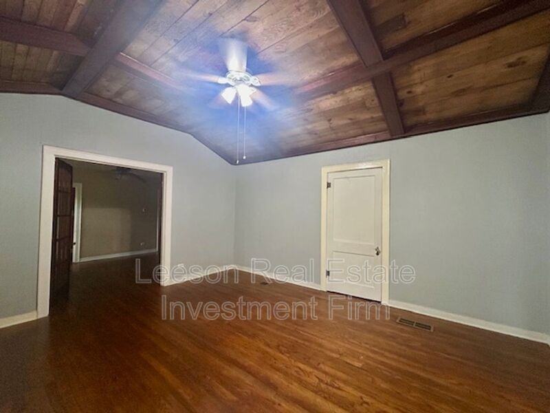 3345 Alexander Ave - Photo 3 of 15