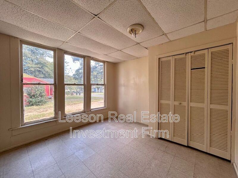 2512 Merwin St - Photo 6 of 8