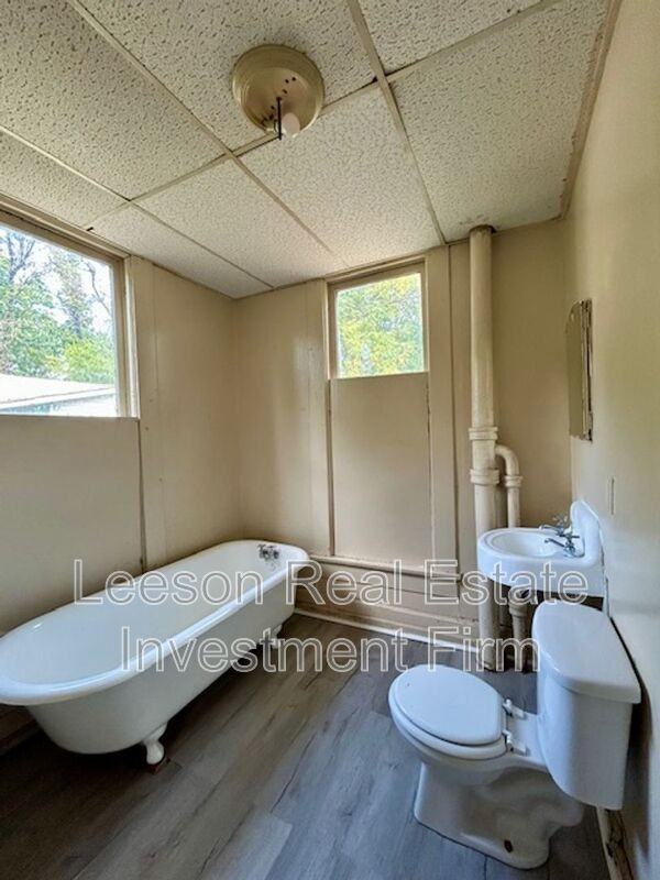 2512 Merwin St - Photo 7 of 8