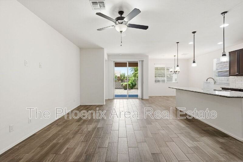 5263 W Leodra Ln - Photo 4 of 33