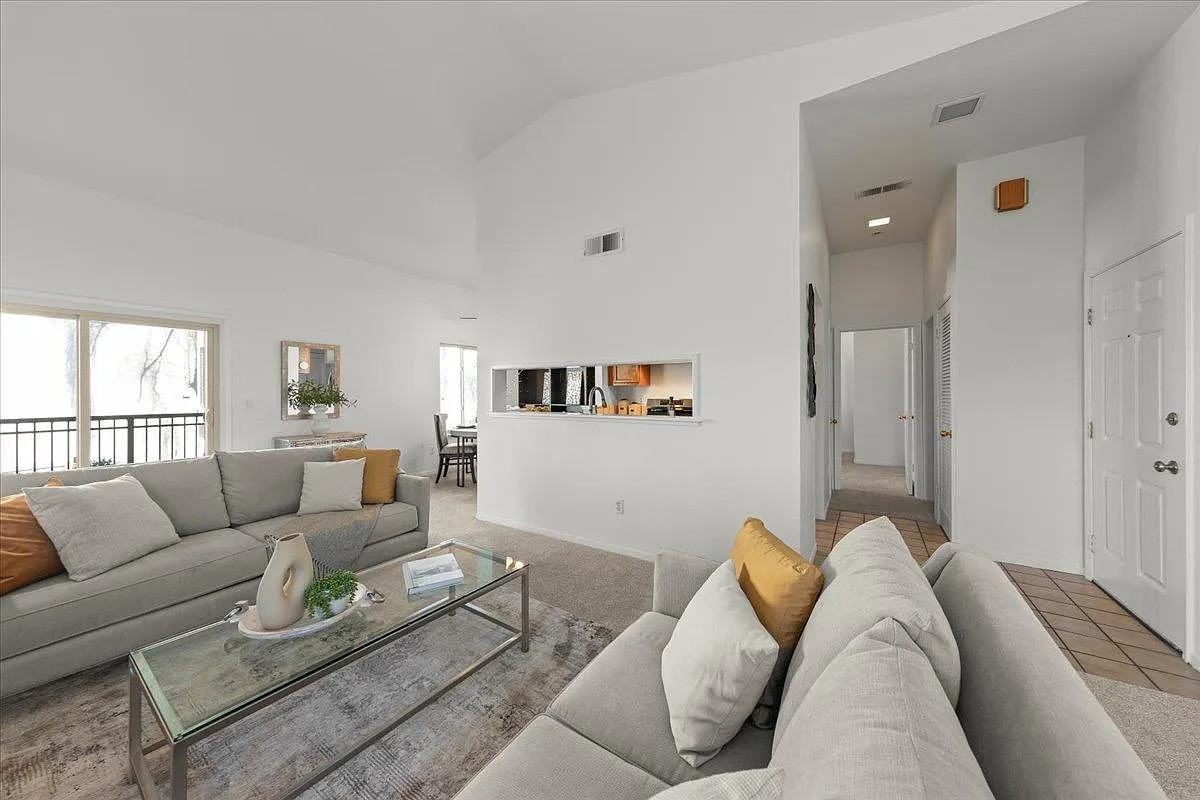 2392 N Main St #E1 - Photo 3 of 12