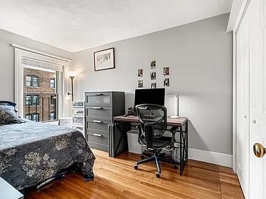 922 Beacon St - Photo 7 of 9