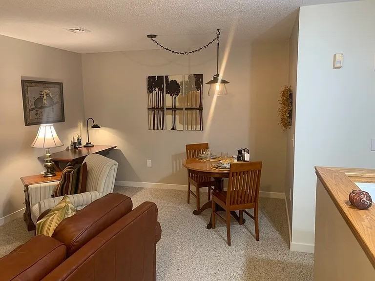 56 Amity Pl - Photo 2 of 12