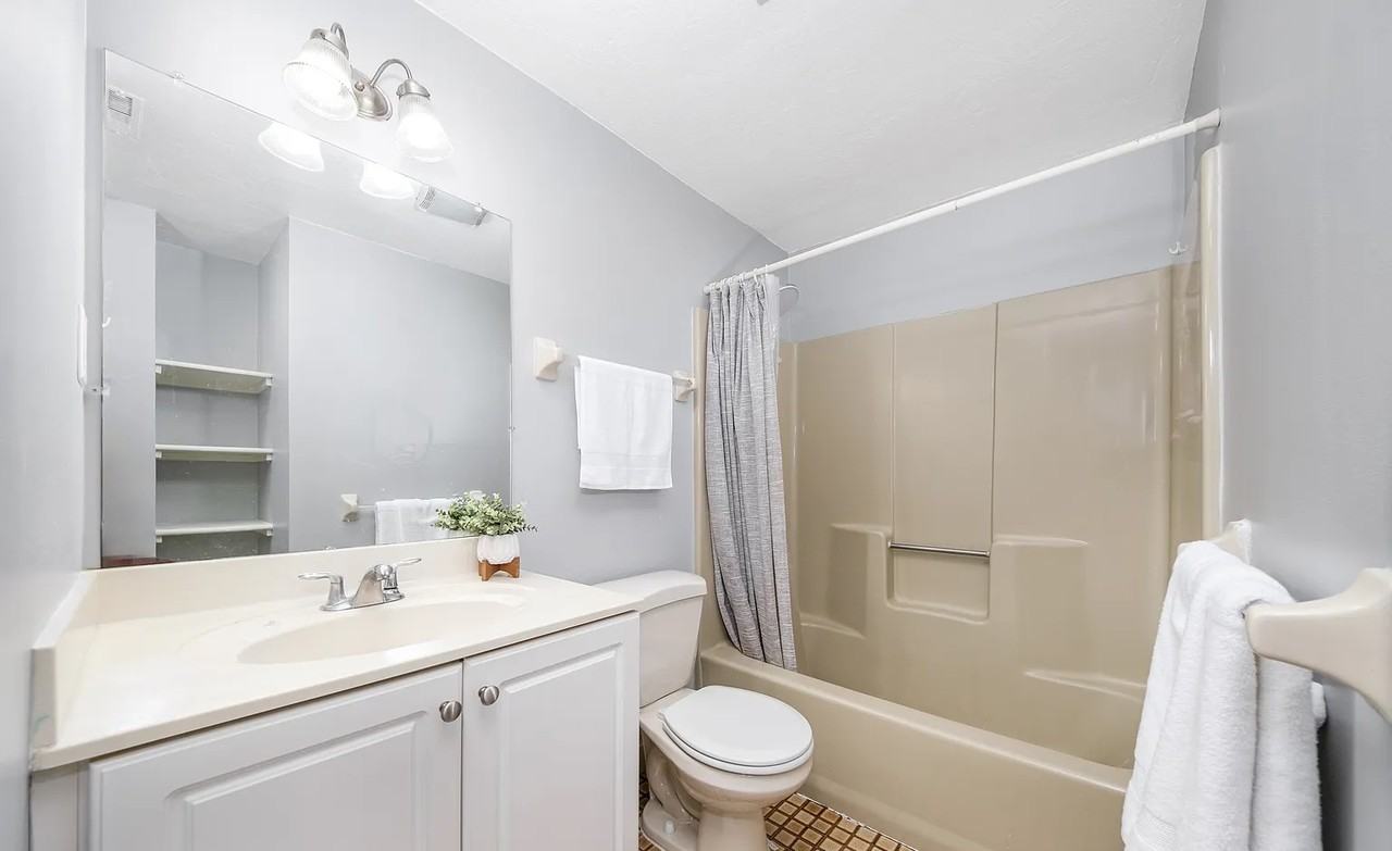 25 Rockland St - Photo 4 of 9