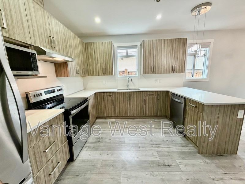 750 Glenwood Ave - Photo 3 of 33