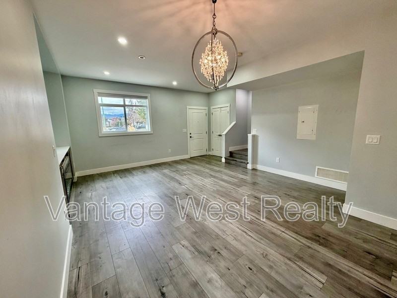 750 Glenwood Ave - Photo 7 of 33