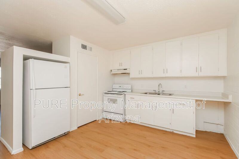 221 E 2nd Ave #9 - Photo 6 of 26