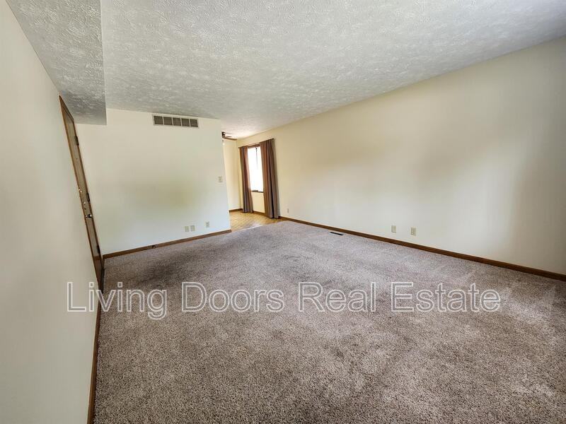 2043 South St - Photo 6 of 9