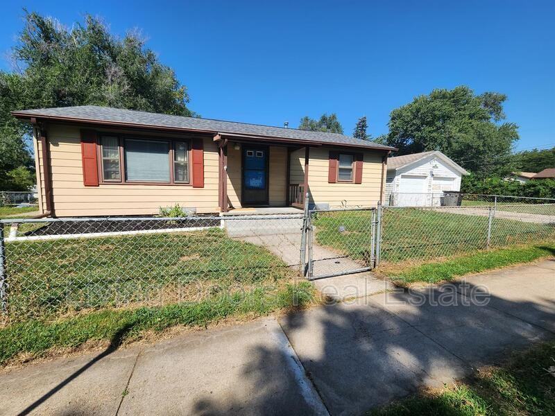 3701 Lewis Ave - Photo 2 of 39