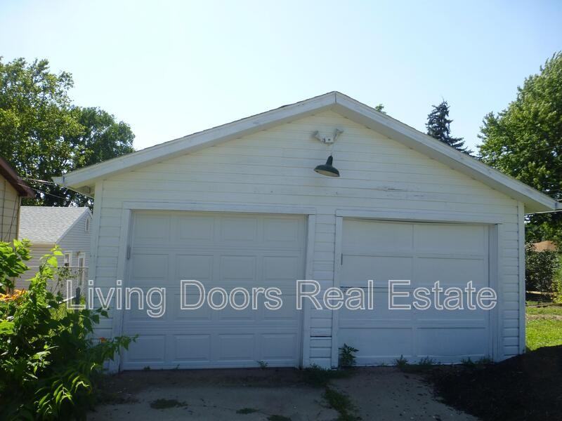 3701 Lewis Ave - Photo 4 of 39