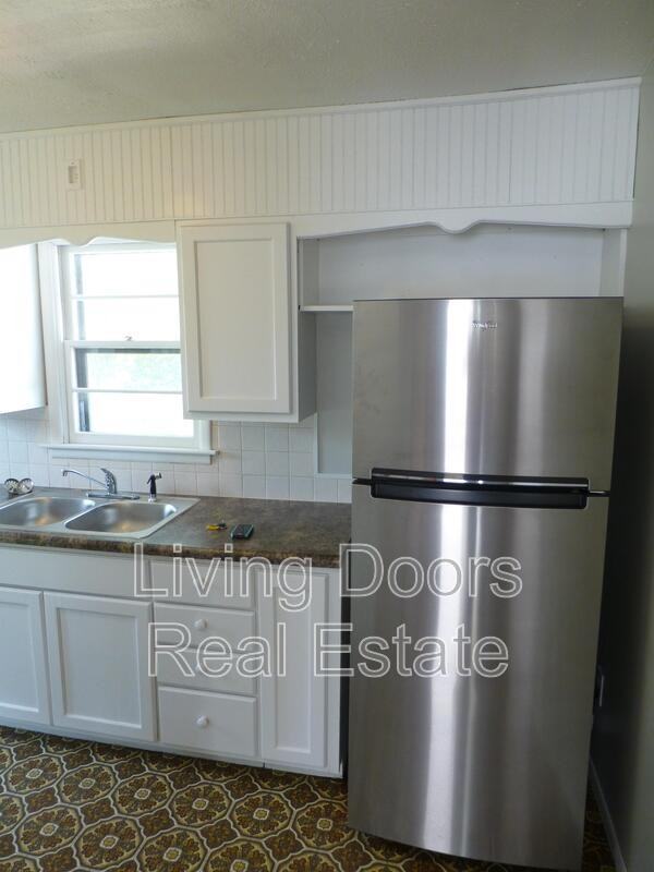 3701 Lewis Ave - Photo 5 of 39