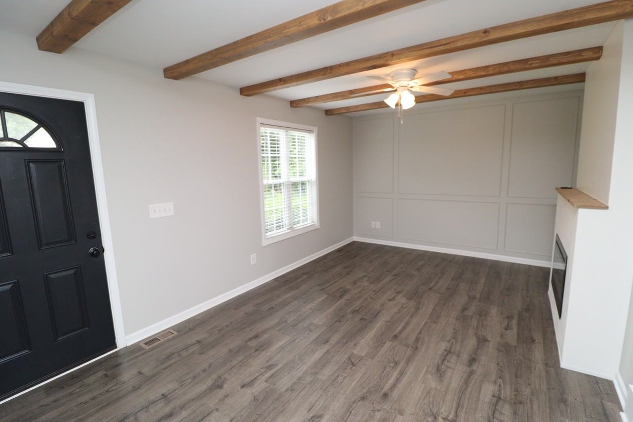 1041 Parkers Ridge Dr - Photo 3 of 33