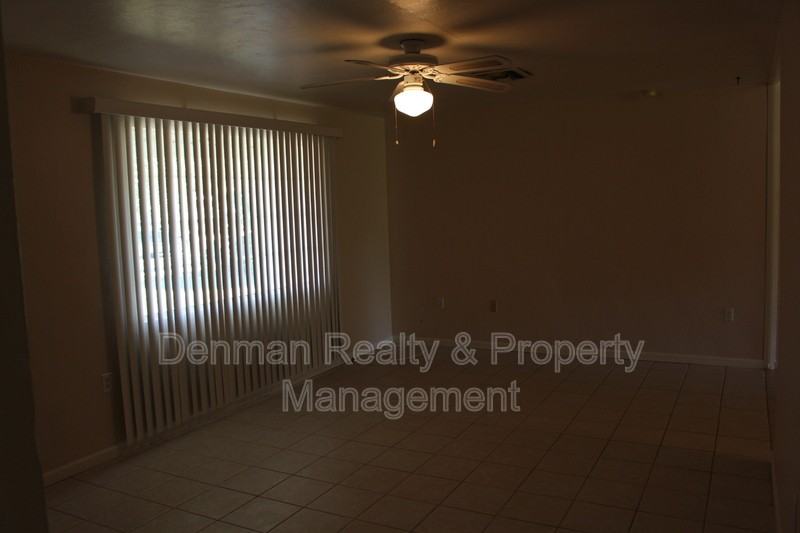 910 S Una Ave - Photo 4 of 22