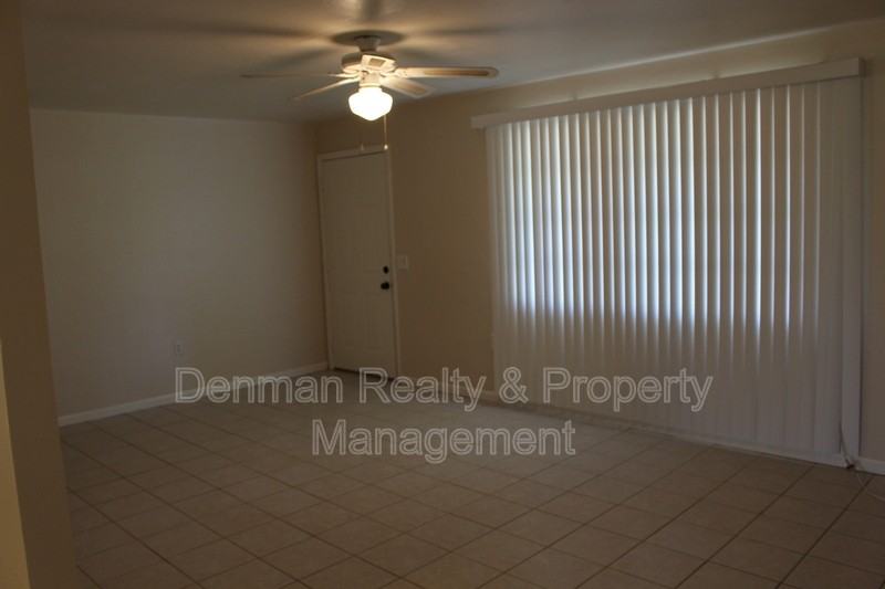 910 S Una Ave - Photo 5 of 22