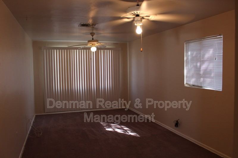 910 S Una Ave - Photo 6 of 22