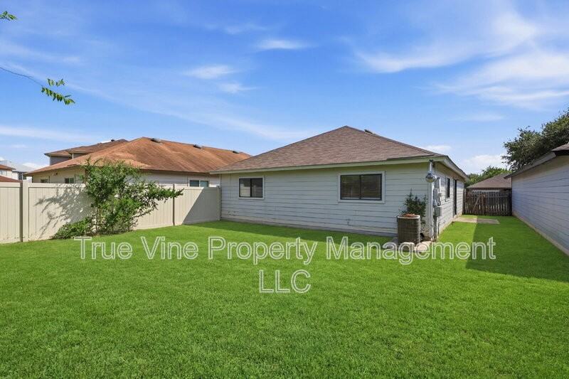 6810 Saharastone Dr - Photo 3 of 23