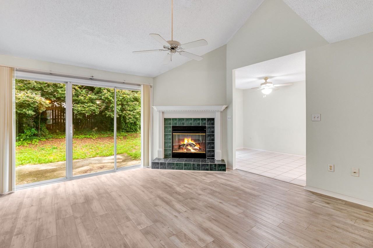 917 Claeven Cir - Photo 4 of 20