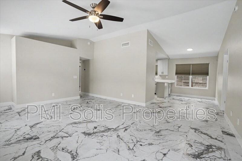 1510 E Taro Ln - Photo 3 of 16