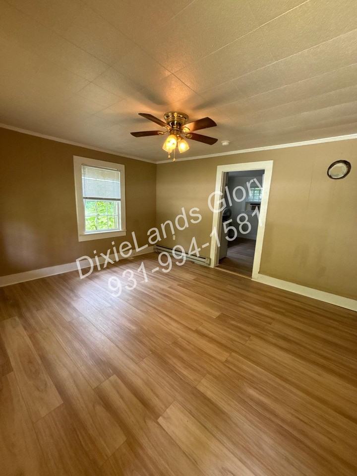 224 Webb Ave - Photo 3 of 18